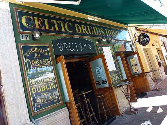 MA¦üLAGA BARS Celtic Druids Irish bar, Plaza de la Merced, 17 - 2