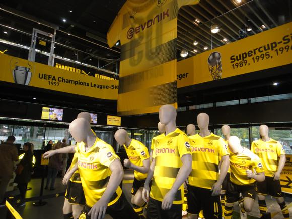 Borussia Dortmund FanWelt store/Peterjon Cresswell