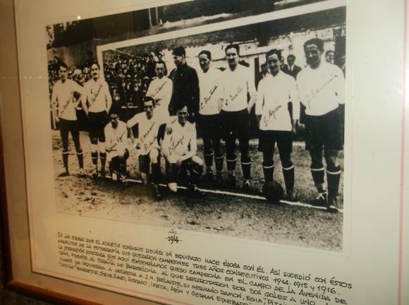 Peña Athletic del Casco Viejo/Peterjon Cresswell