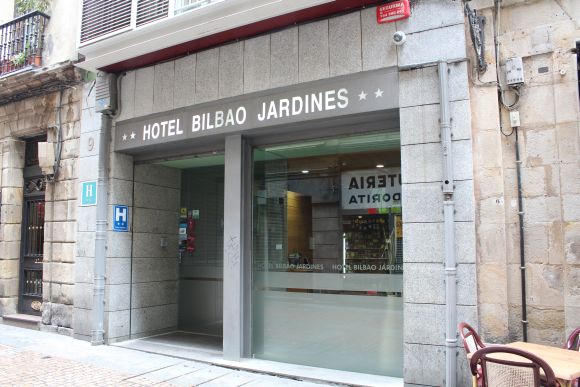 Hotel Bilbao Jardines/Ruth Jarvis