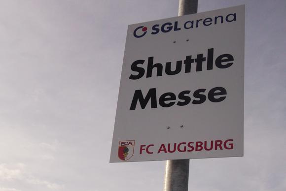 FC Augsburg transport/Peterjon Cresswell