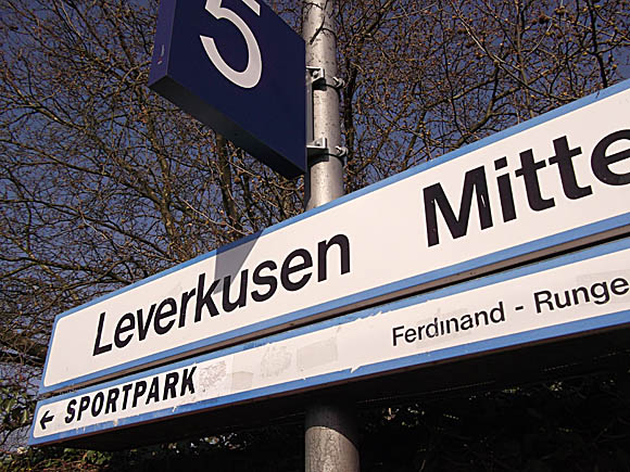 Bayer Leverkusen transport/Peterjon Cresswell