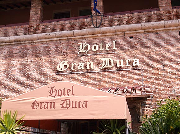 Hotel Gran Duca/Peterjon Cresswell
