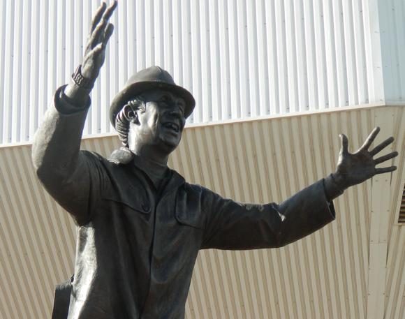 Bob Stokoe statue/Colin Young