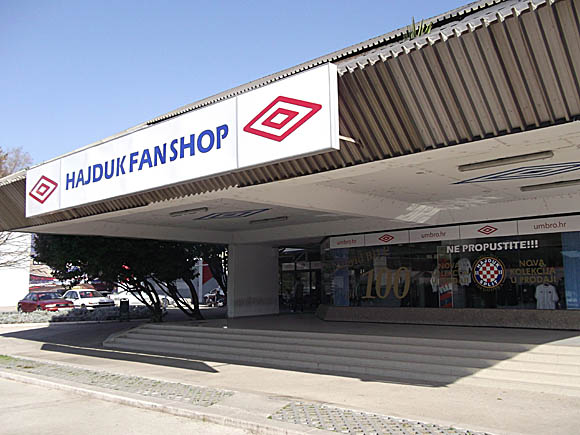 Hajduk Fan Shop/Peterjon Cresswell