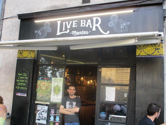 Live Bar/Peterjon Cresswell