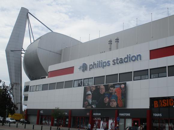 Philips Stadium/Peterjon Cresswell