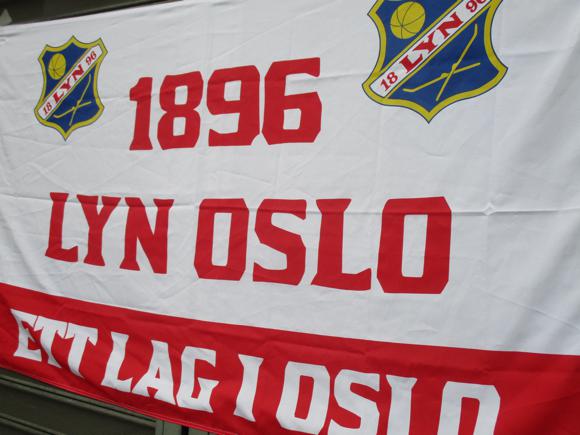 Lyn Oslo flag/Peterjon Cresswell