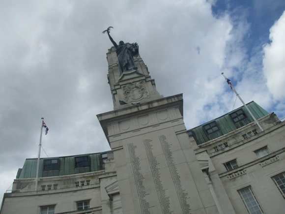 Welcome to Luton/Peterjon Cresswell