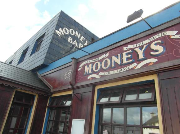 Mooneys/Seán Kearney