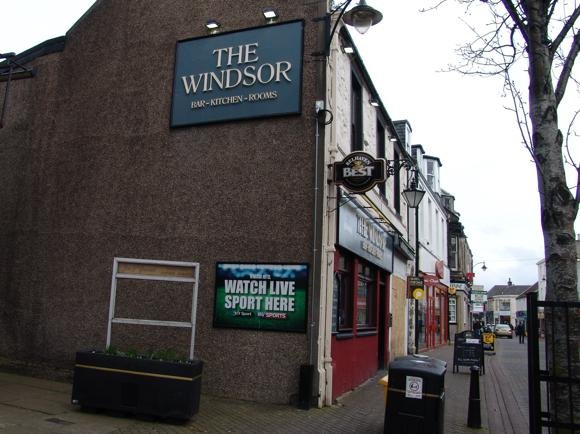 The Windsor, Leven/Natália Jánossy