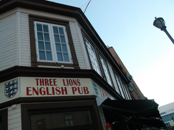 Three Lions/Peterjon Cresswell