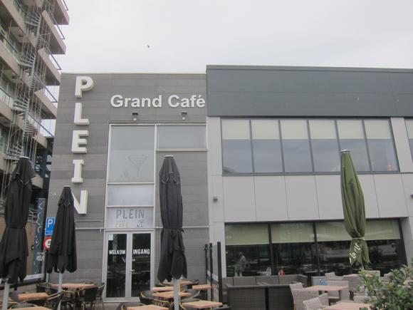 PLEIN Grand Café/Kate Carlisle