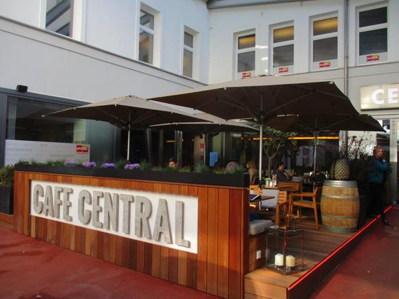 Café Central/Peterjon Cresswell