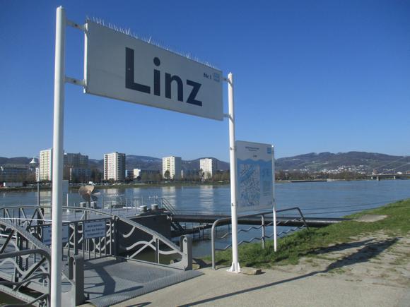 Welcome to Linz/Peterjon Cresswell