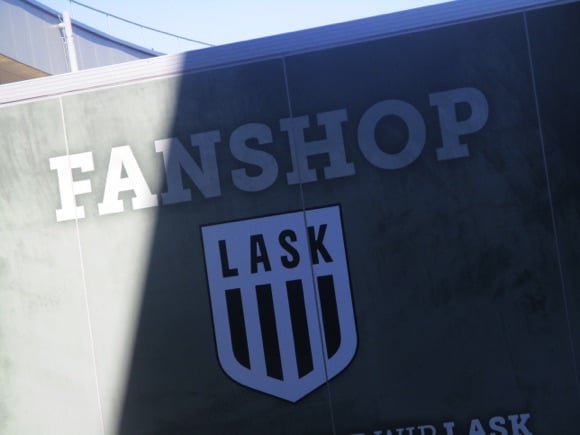 LASK Fanshop/Peterjon Cresswell