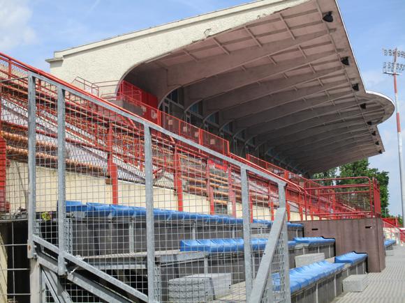 Stade Gaston-Gérard/Peterjon Cresswell