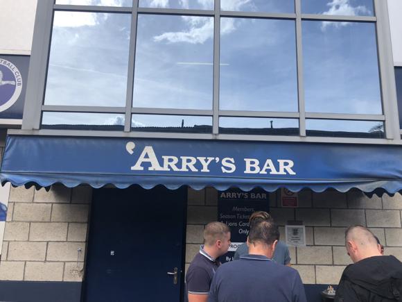 'Arry's Bar/Stephen Perrin