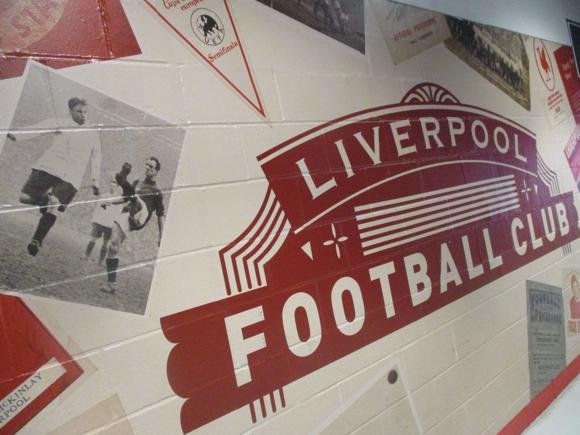 Anfield mural/Peterjon Cresswell