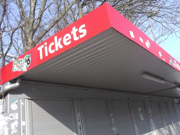 Hannover 96 tickets/Peterjon Cresswell