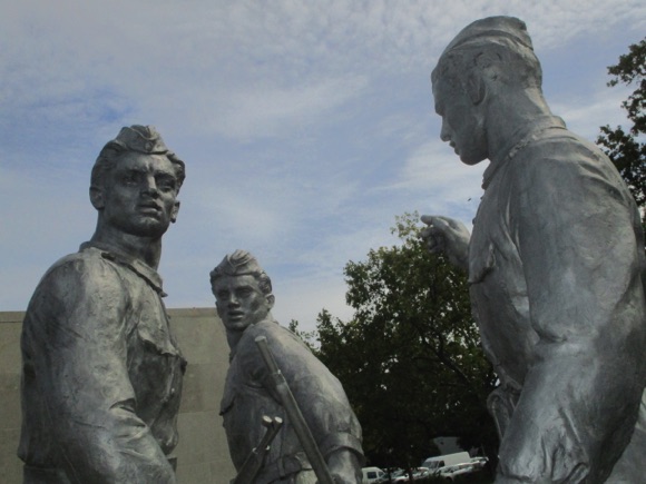 Puskás Aréna statue park/Peterjon Cresswell