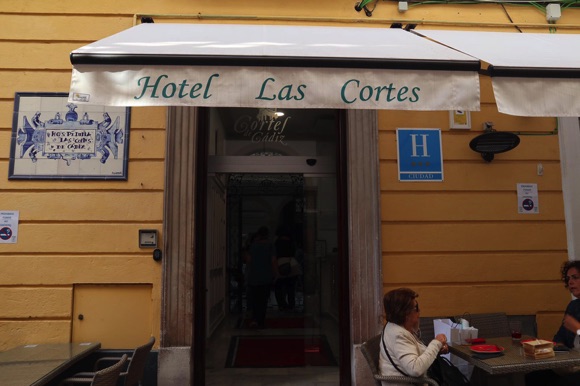 Hotel Las Cortes/Yuan Yuan Fu