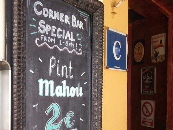 Corner Bar Palma/Peterjon Cresswell