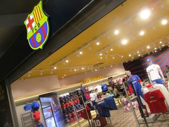 Barça Store, Barcelona Airport/Peterjon Cresswell