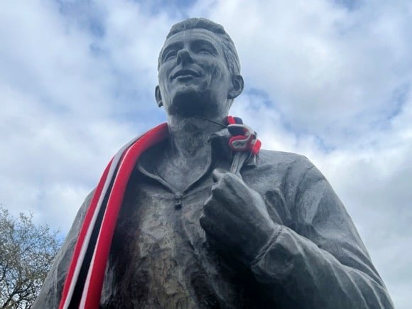 Brian Clough statue/Alan Deamer
