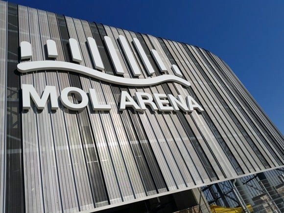 MOL Aréna/Peterjon Cresswell