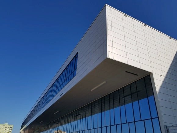 MOL Aréna/Peterjon Cresswell