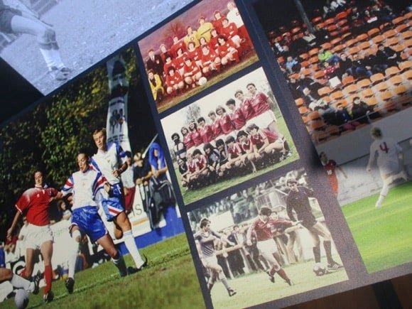 Frauen am Ball/Peterjon Cresswell
