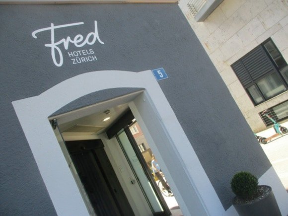 Fred Hotel Zürich Hauptbahnhof/Peterjon Cresswell