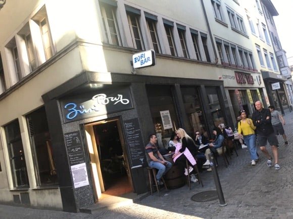 Züri Bar/Peterjon Cresswell