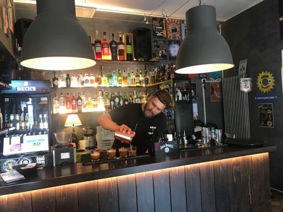 100 Lire Bar/Peterjon Cresswell