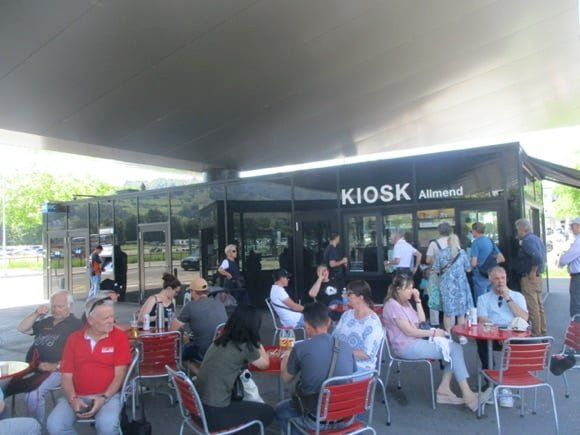 Allmend/Messe S-Bahn station kiosk/Peterjon Cresswell