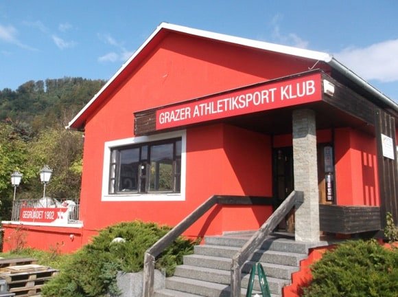 Sportzentrum Weinzödl/Peterjon Cresswell