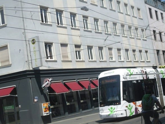 B&B HOTEL Graz-Hbf/Peterjon Cresswell