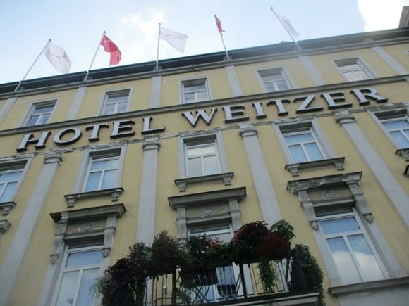 Hotel Das Weitzer/Peterjon Cresswell