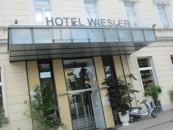 Grand Hôtel Wiesler/Peterjon Cresswell