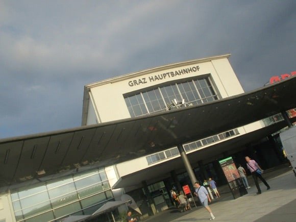 Graz Hauptbahnof/Peterjon Cresswell