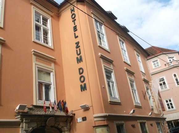Boutique Hotel Dom/Peterjon Cresswell