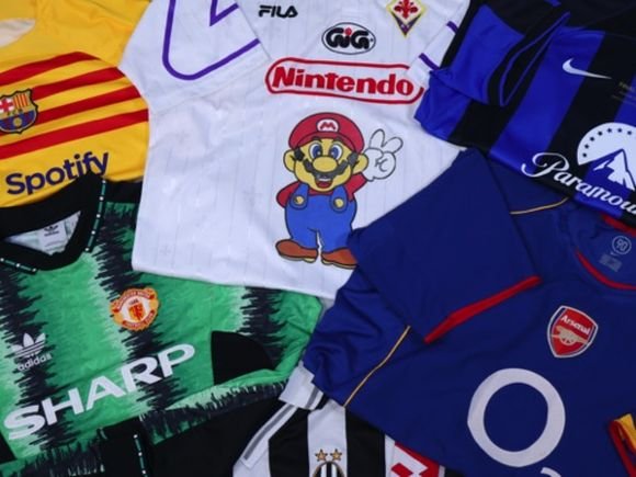OMG! Fiorentina's Super Mario shirt!