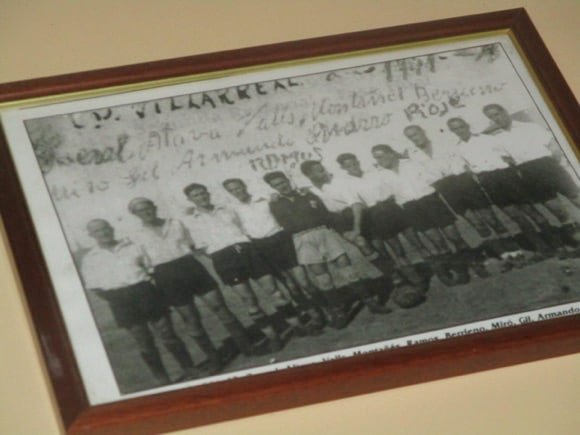 Bar La Tribuna/Peterjon Cresswell