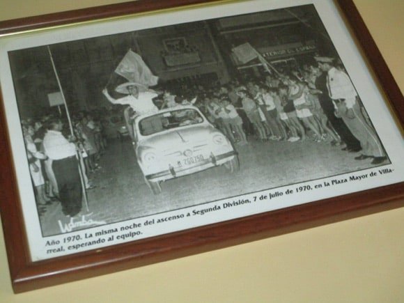 Bar La Tribuna/Peterjon Cresswell