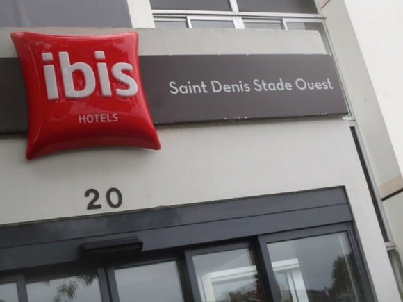 Hôtel Ibis Saint-Denis Stade Ouest/Peterjon Cresswell