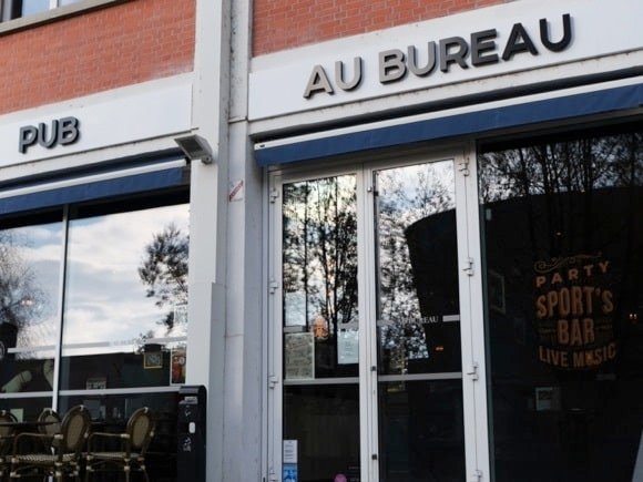 Au Bureau/Trevor Fletcher