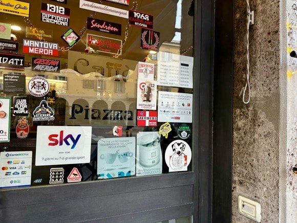 Caffé in Piazza/Joe Stubley