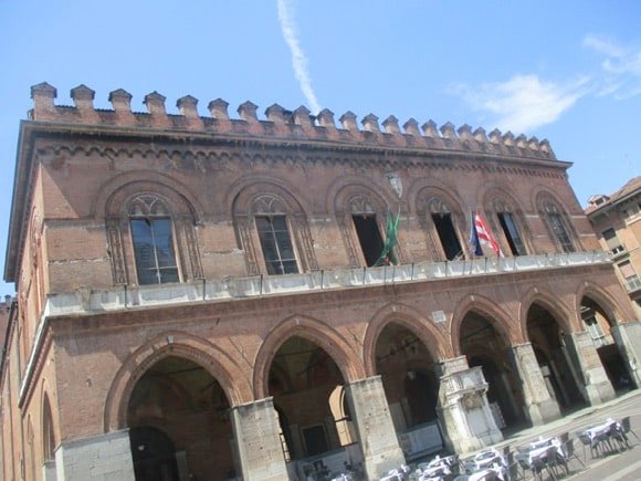 Welcome to Cremona/Peterjon Cresswell