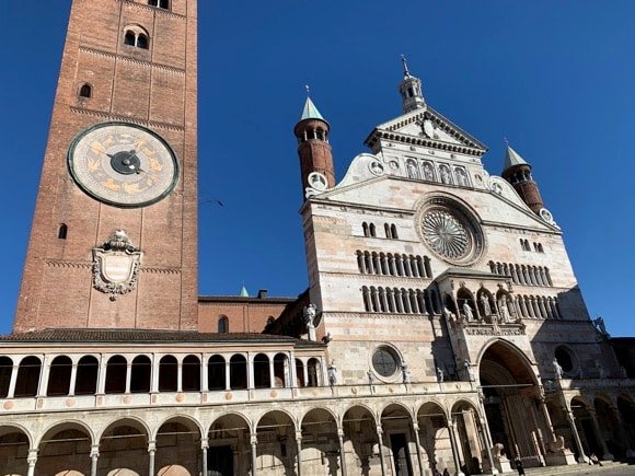 Welcome to Cremona/Alan Deamer